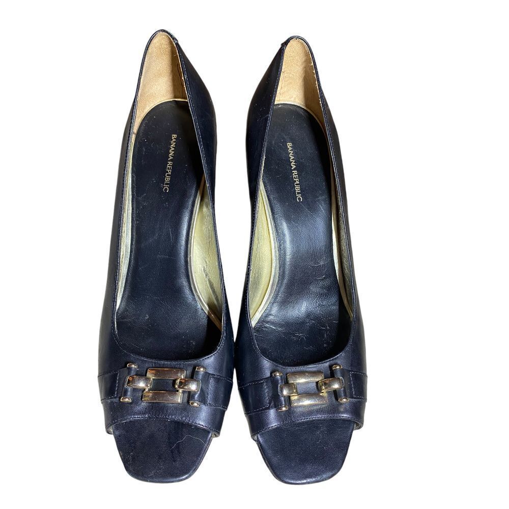 Banana Republic Black Leather Pumps with Gold Hardware Classic‎ Heels